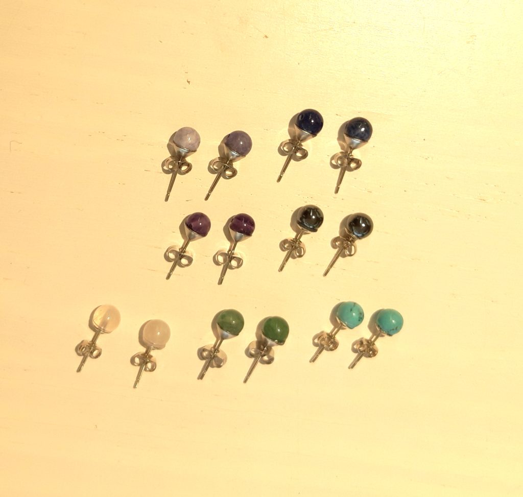 Boucles D'oreilles Puces En Sodalite (pierre Naturelle Bleue) - Neuf Avec étiquettes - Marque Naturosphère